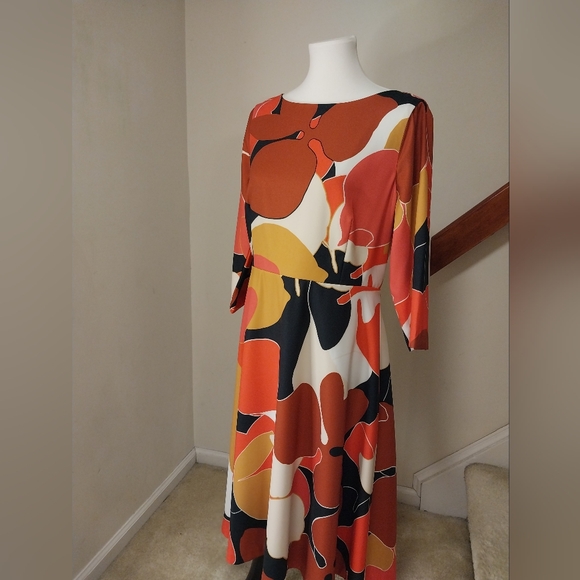 Beautiful Colorful Abstract Print Dress - Picture 6 of 6